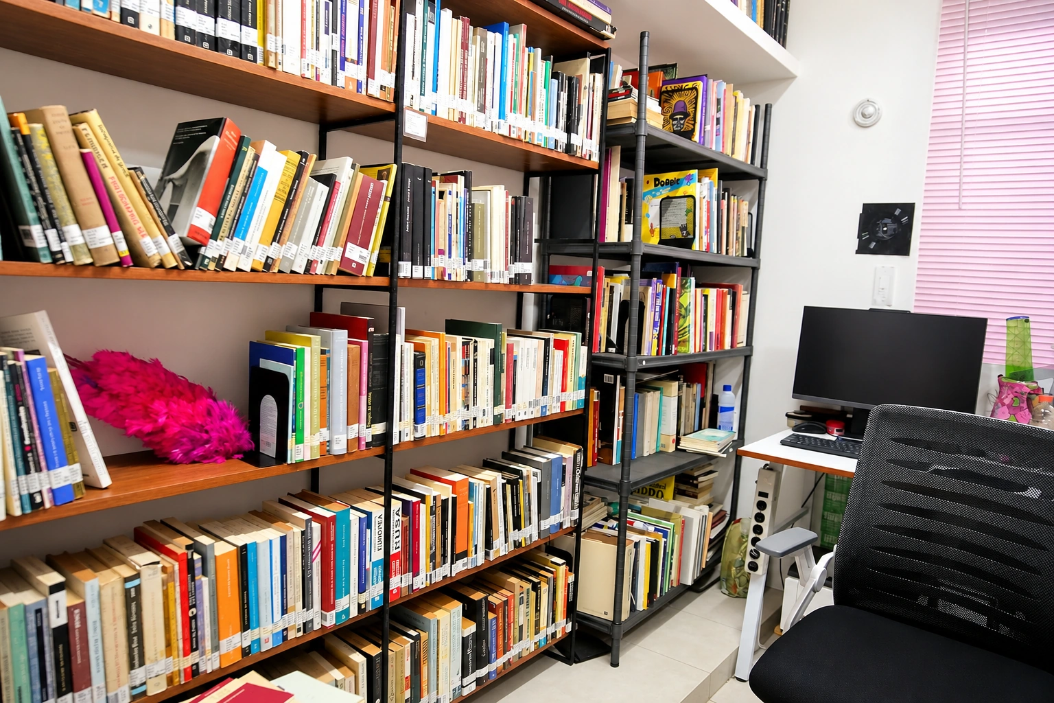 Área de lectura y trabajo de la biblioteca